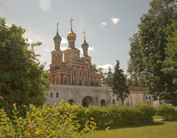Novodevichy Convent by Katie Brady/creative commons
